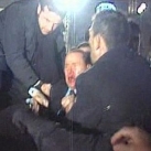 thumbs berlusconi se fait agresser 003 Berlusconi se fait agresser (10 photos)